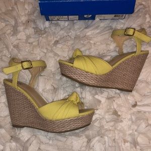 Delicious 💗 Light Yellow Strappy Wedge sandal!